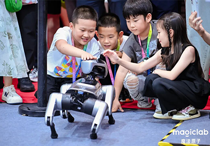 Global Embodied AI Leader Magiclab Robotics Showcases Full Lineup of Robots and Multi-Scenario Solutions at WRC 2025