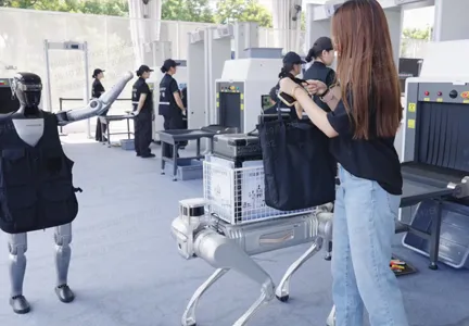 MagicBot Z1 and MagicDog-Y1 Form a Complete Reception-to-Delivery Service Loop