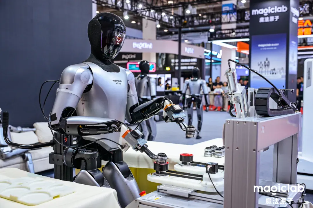 Dual-Arm Precision Dispensing — MagicBot Gen-1 Completes a 20-Second Industrial Cycle Without Missing a Beat