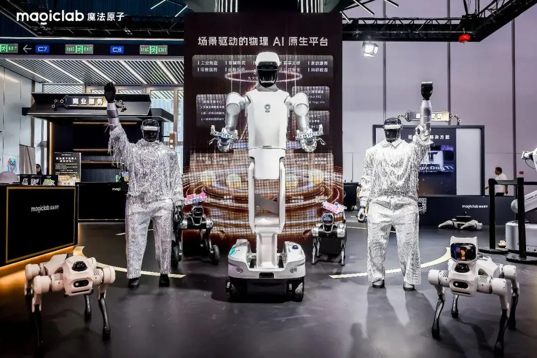 MagicBot D1 Navigates Retail Shelves With Vision-Guided, Force-Controlled Precision Picking