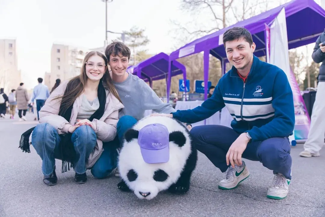 From CCTV Stardom to Tsinghua Campus: MagicLab's Panda Robot "Yuanbao" Meets China's Top Students From CCTV Stardom to Tsinghua Campus: MagicLab's Panda Robot "Yuanbao" Meets China's Top Students